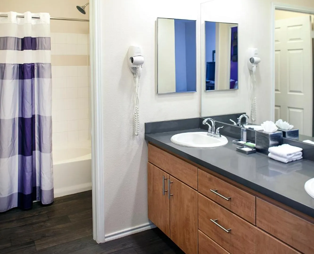 Luxury Condos By Meridian Condoresorts- Scottsdale Aparthotel