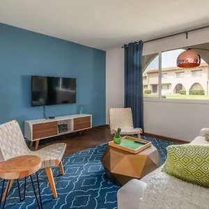 Spacious Townhome By Wanderjaunt Holiday home